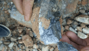 ¿Cómo se procesa el mineral de estaño?