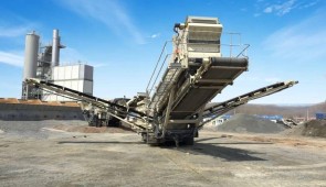 Mobile Crushing and Screening Equipment for Asphalt Waste Recycling