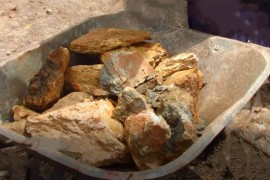 5TPH Essai d'usine d'affinage de pierres en Ouganda