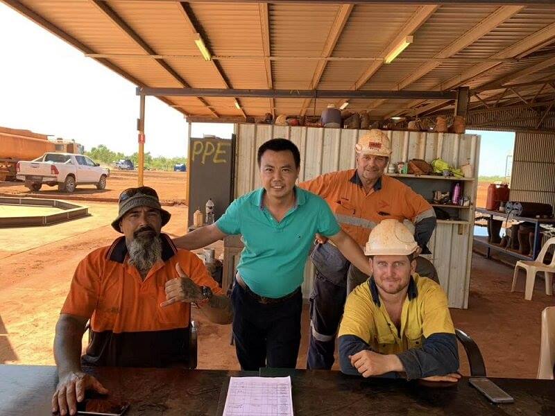 Li, ingénieur de JXSC, visite une mine d'or en Australie