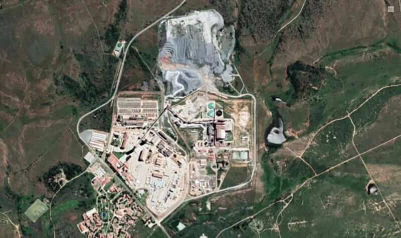 Mponeng gold mine and its surroundings