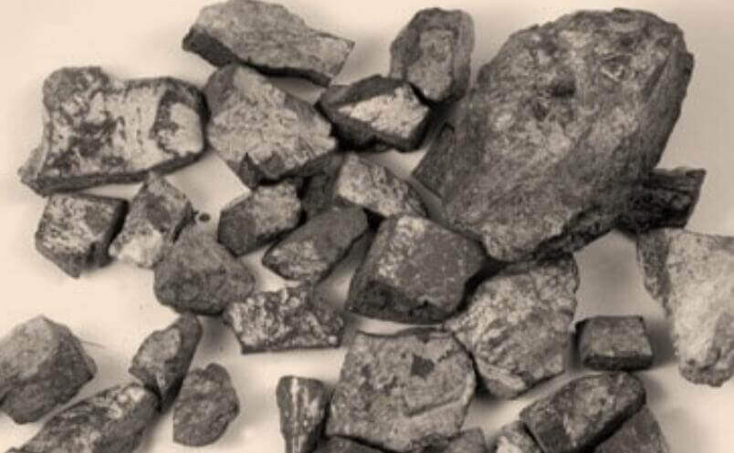 Mineral de tantalio y niobio
